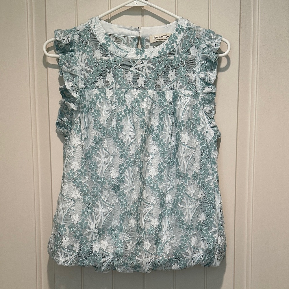 NWOT Lace Top Doe & Rae